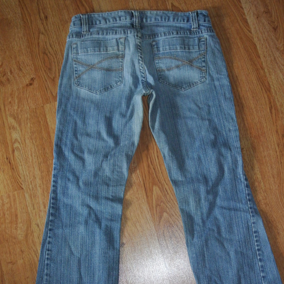 Aeropostale Flares Stretch Whisker Light Wash 3/4 - Picture 1 of 7